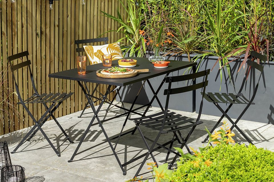 patio area with patio furniture