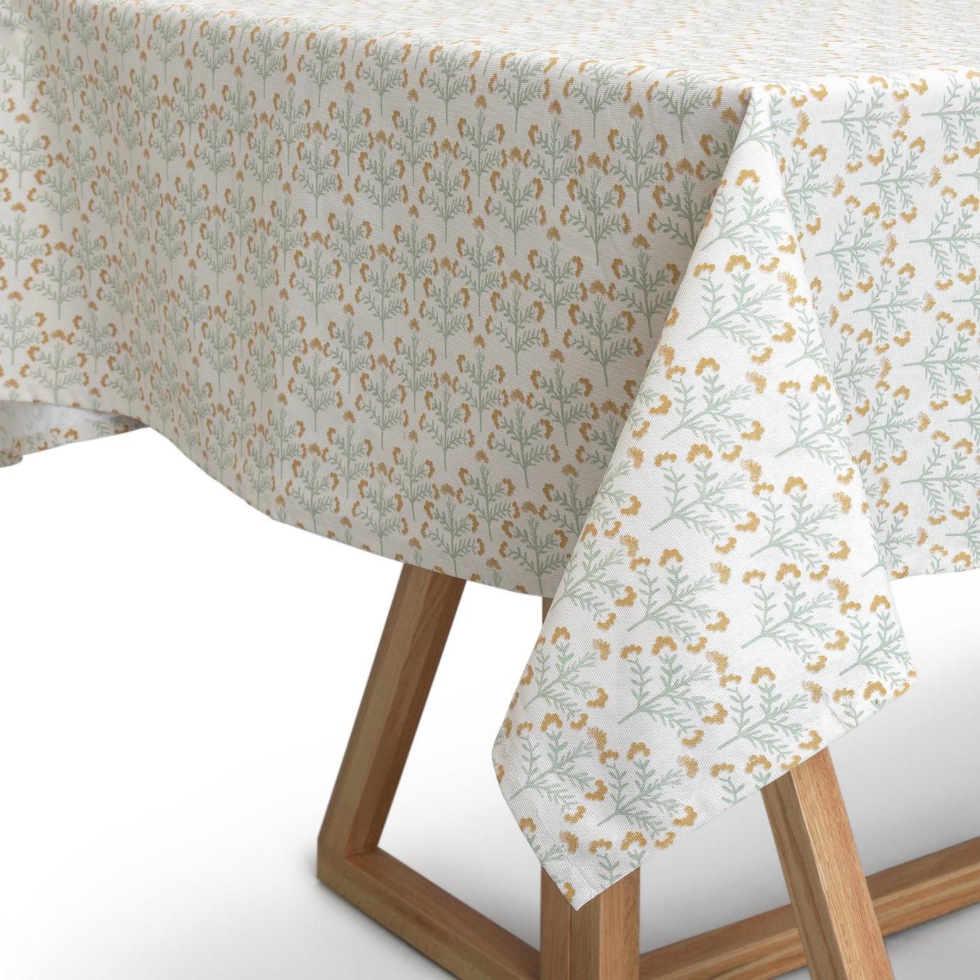 Habitat Country Meadow Wipe Clean Table Cloth - Printed