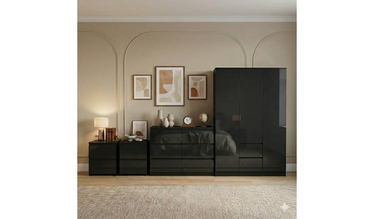 Vida Designs Glinton Bedroom Set (2x Bedsides, 6 Drawer Chest, Wardrobe) - Black