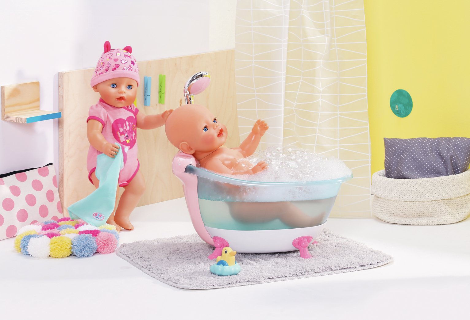 baby born interactive bathtub with foam playset