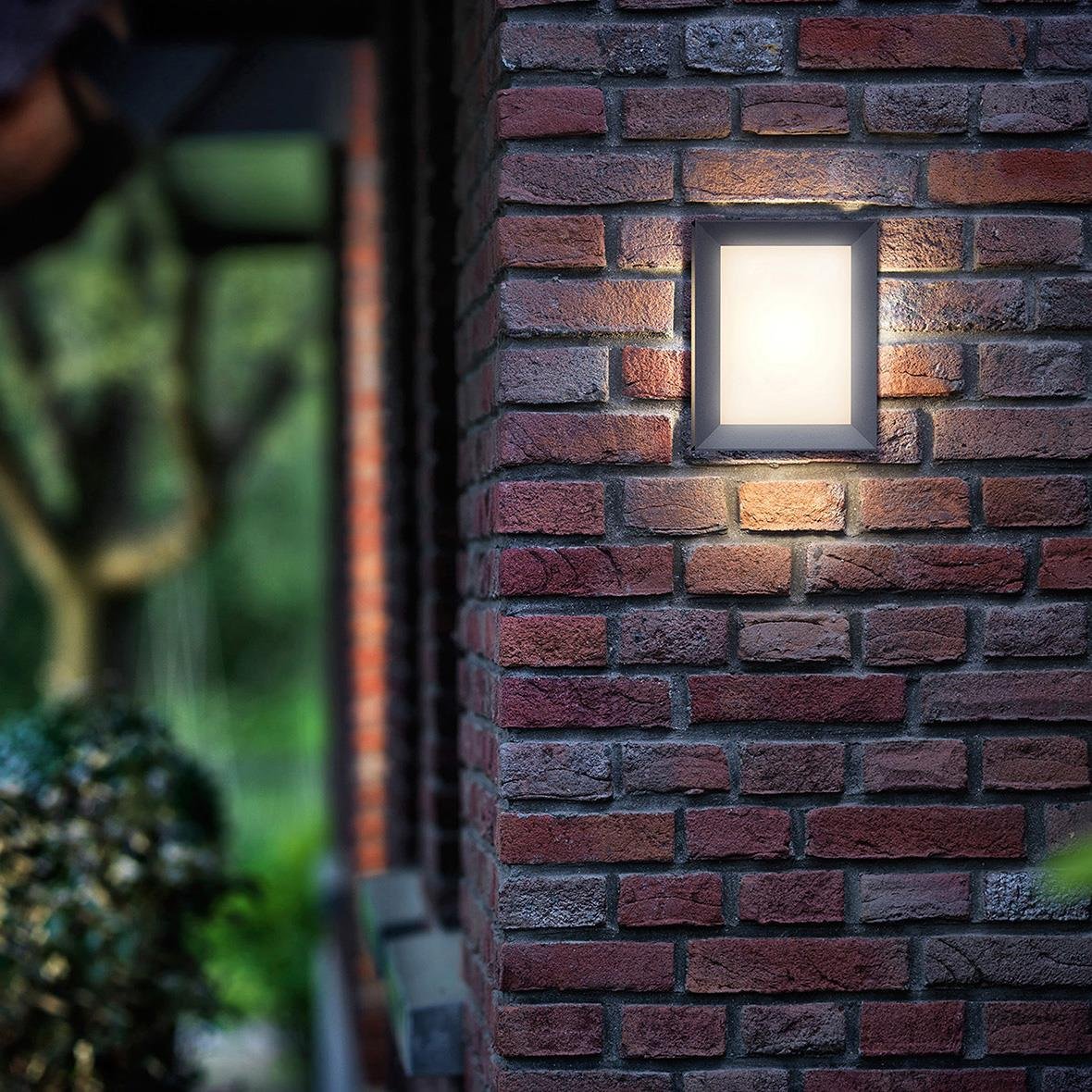 Philips Karp LED Outdoor Wall Light 