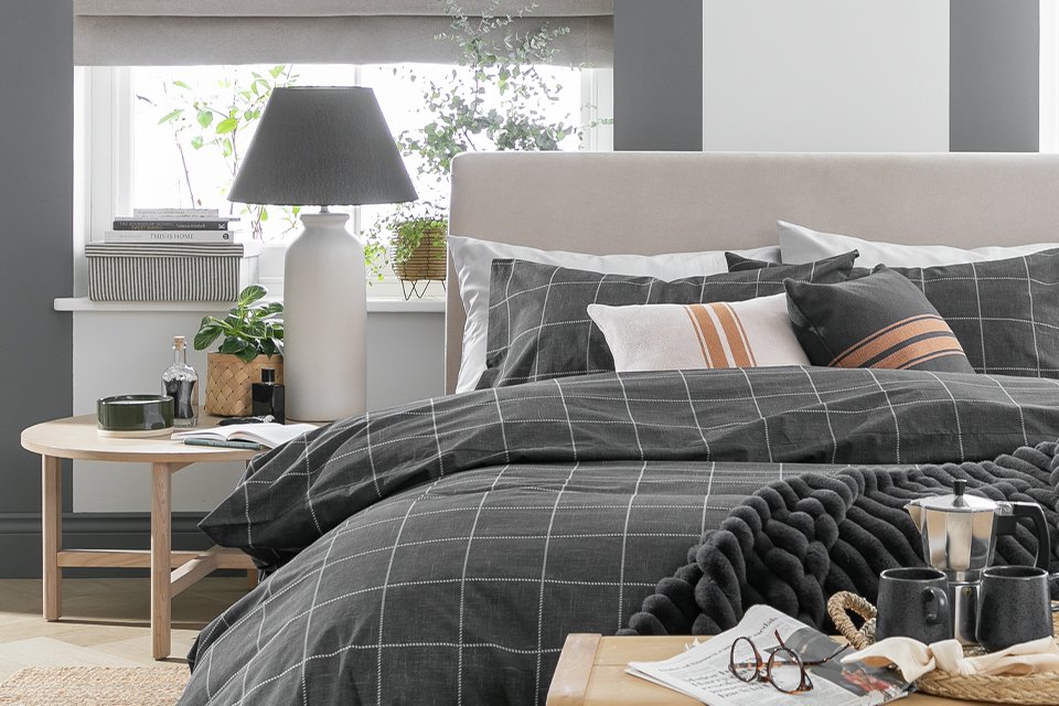 Habitat grid check blue bedding set. 