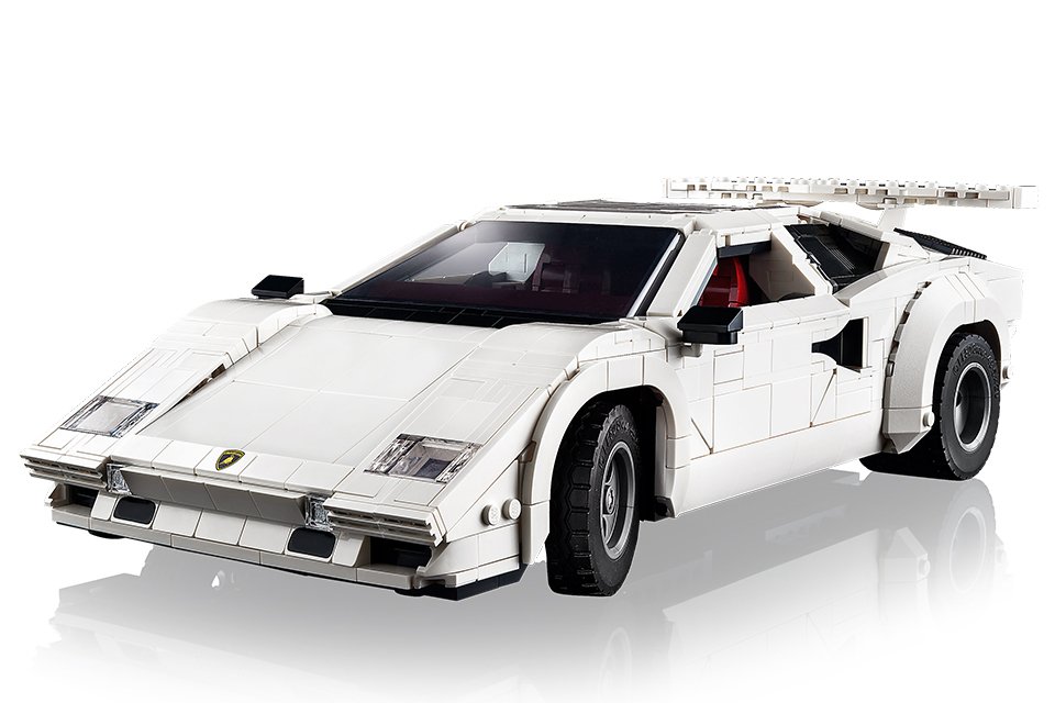 A white Lamborghini Countach LEGO® car set.