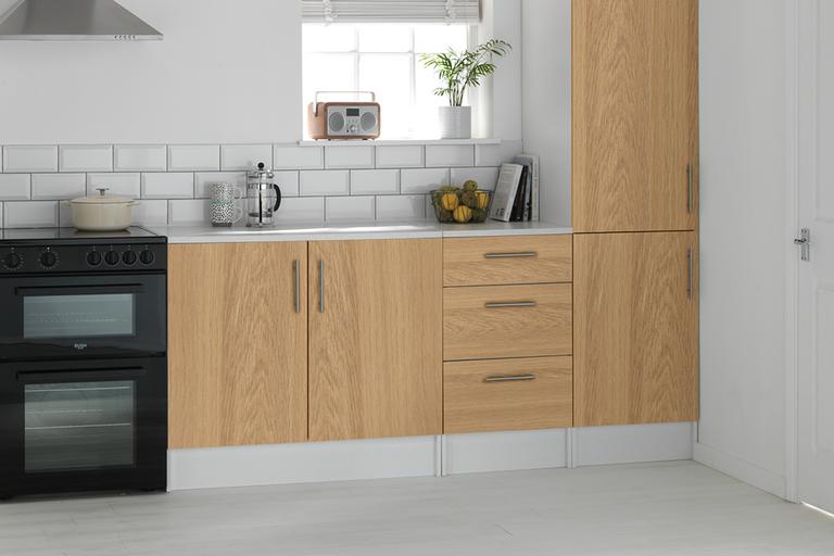 Find the perfect fit. Fitted kitchens for every style and space.