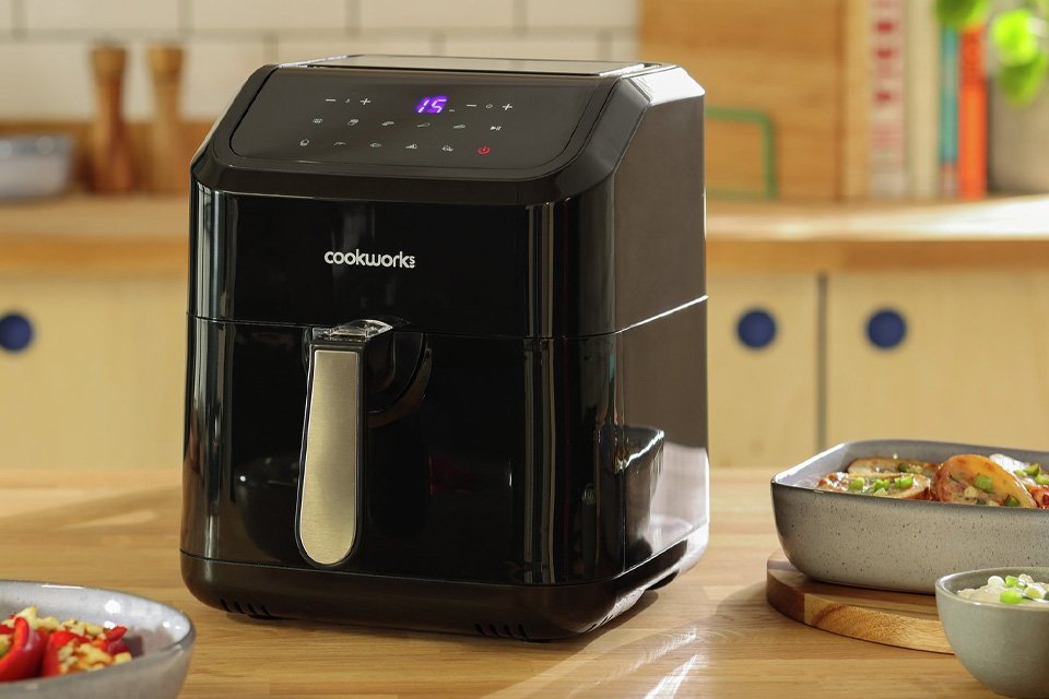 Cookworks 5L Air Fryer in black colour.