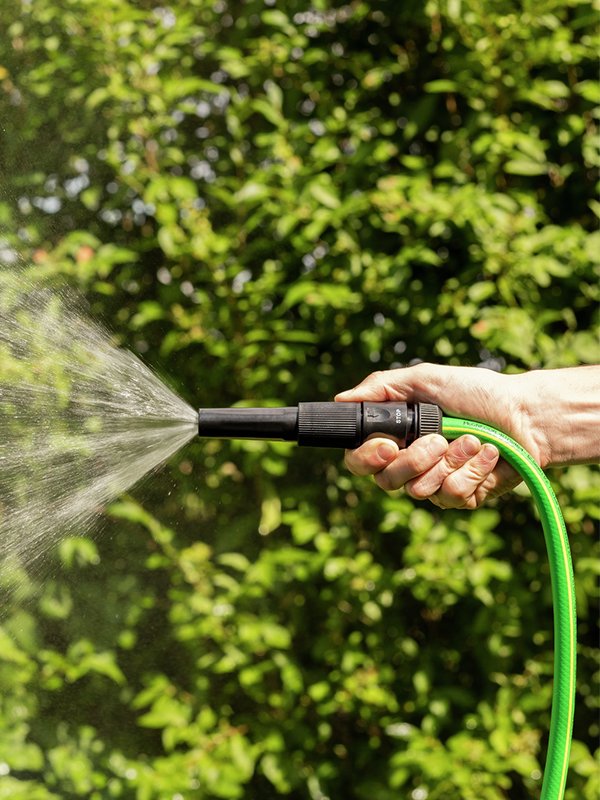 Help fill your pool with our range of hoses. Hose pipes and accessories.