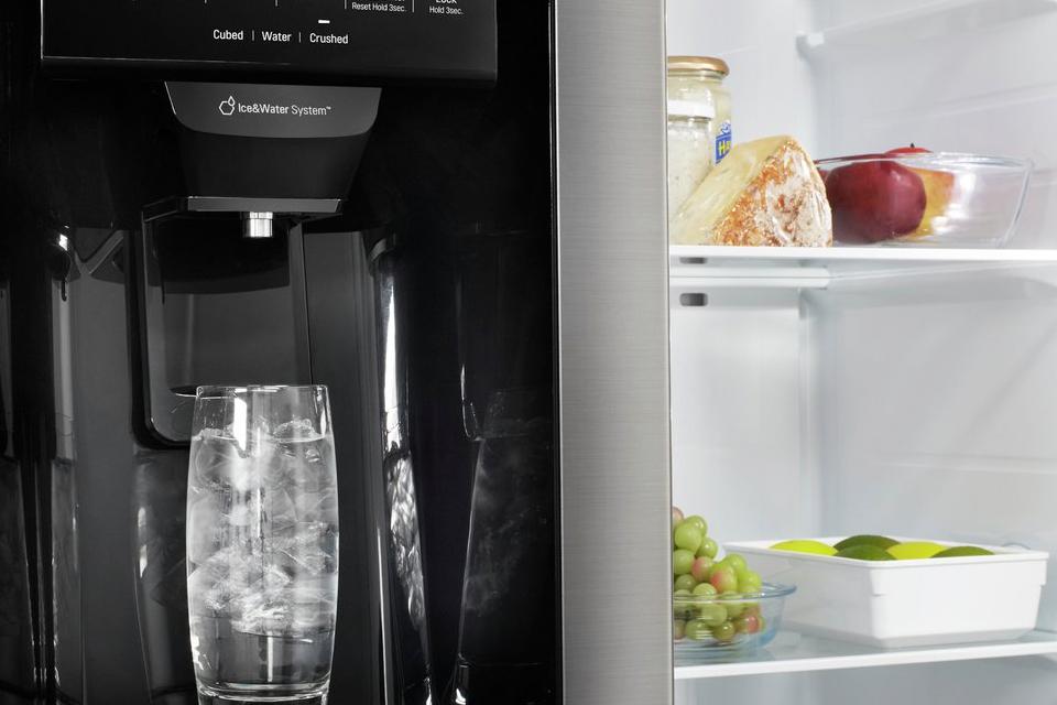 Water dispenser and ice maker.