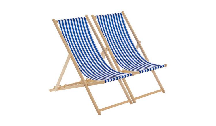 Harbour Housewares Folding Wooden Deck Chairs - Navy Stripe - Pack of 2