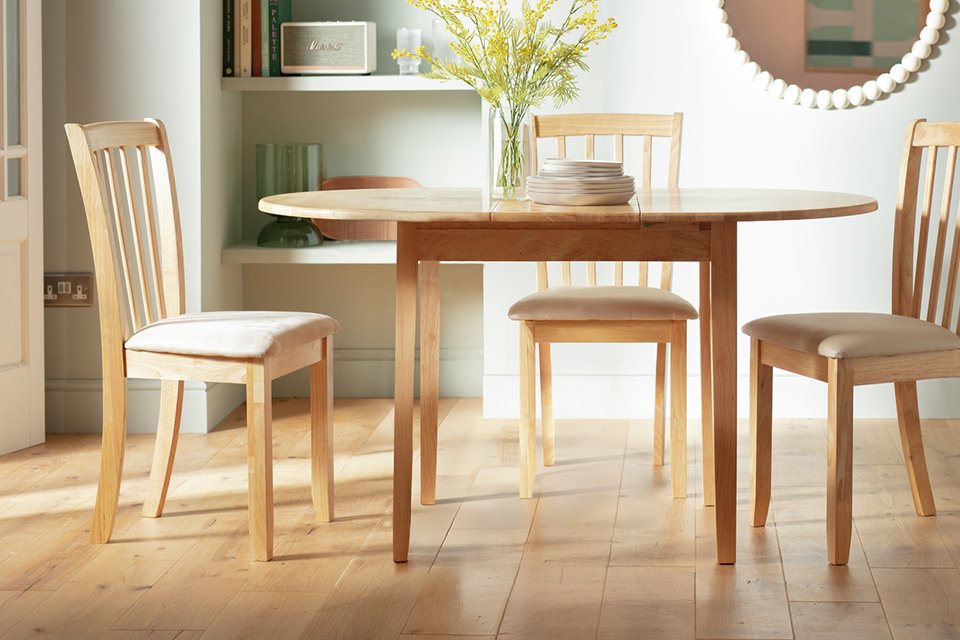 Extending tables. Transform your dining experience.