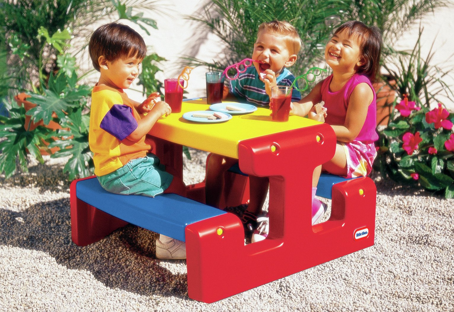 little tikes garden table and chairs