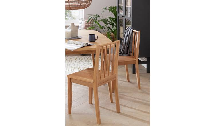 Oak best sale spindle chairs