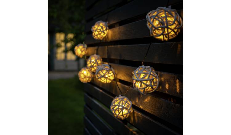 String garden lights deals solar