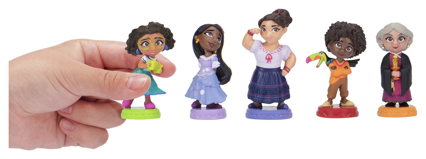 Disney Encanto Madrigal Family 5 Figure Pack review