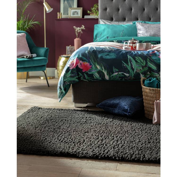 Habitat Cosy Black Shaggy Rug - 290x200cm 0