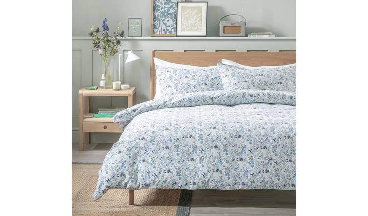 Blue and deals white duvet covers