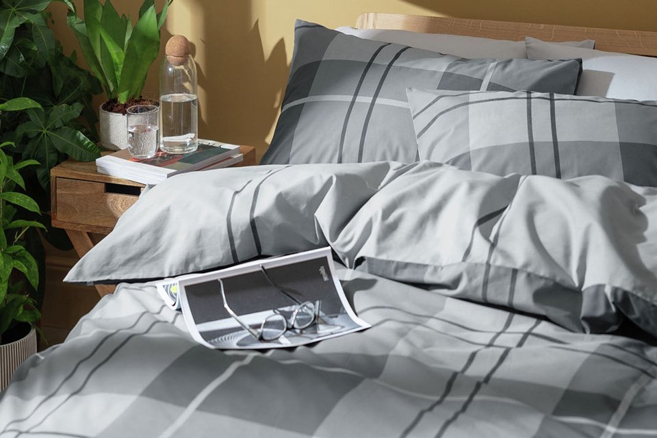 Habitat Check Charcoal Grey Bedding Set - Single.