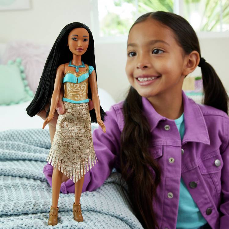 Disney Princess Pocahontas Fashion Doll - 27cm 0