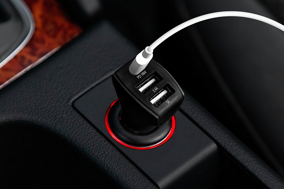  Juice power delivery triple port car charger.
