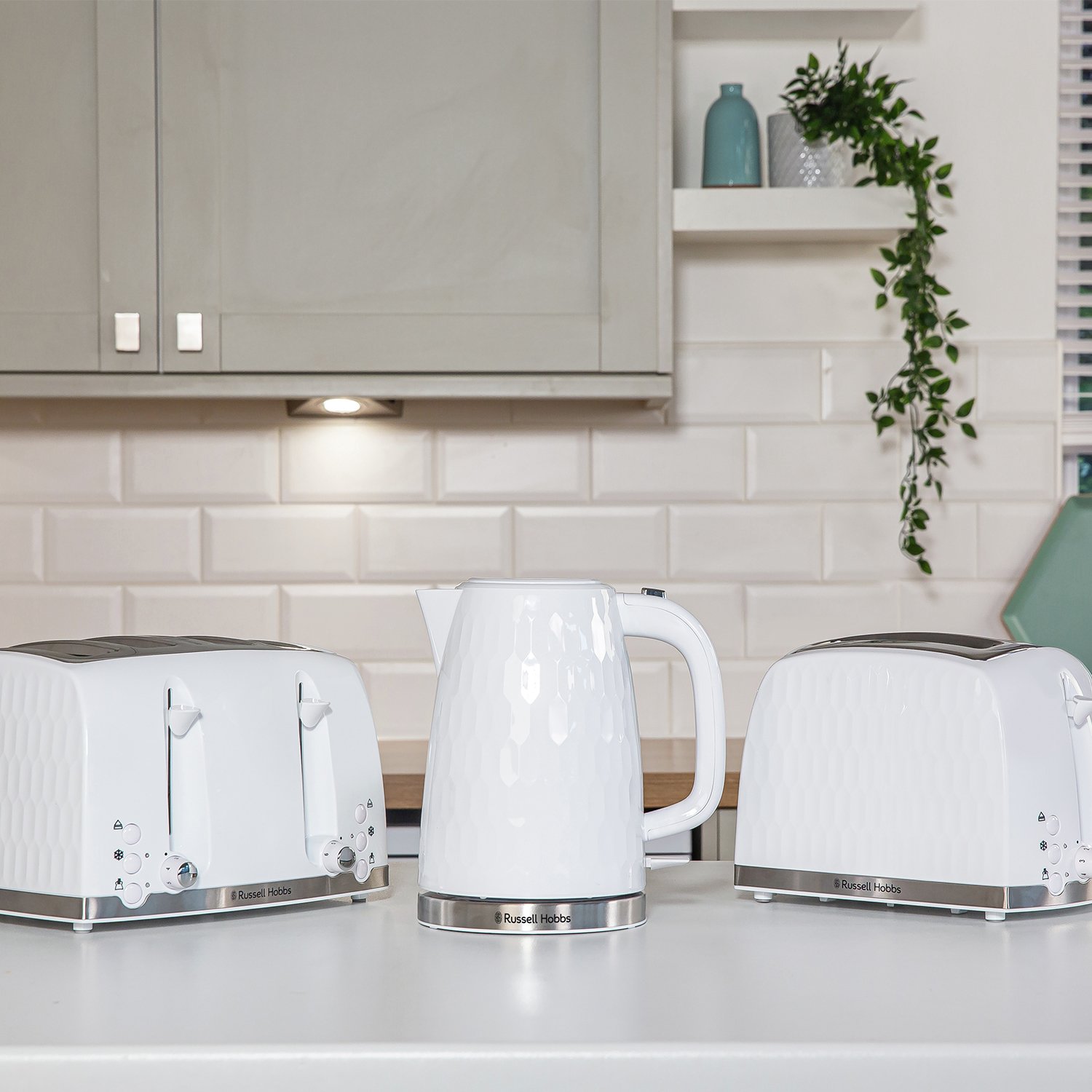 Russell Hobbs 26050 Honeycomb Kettle Review