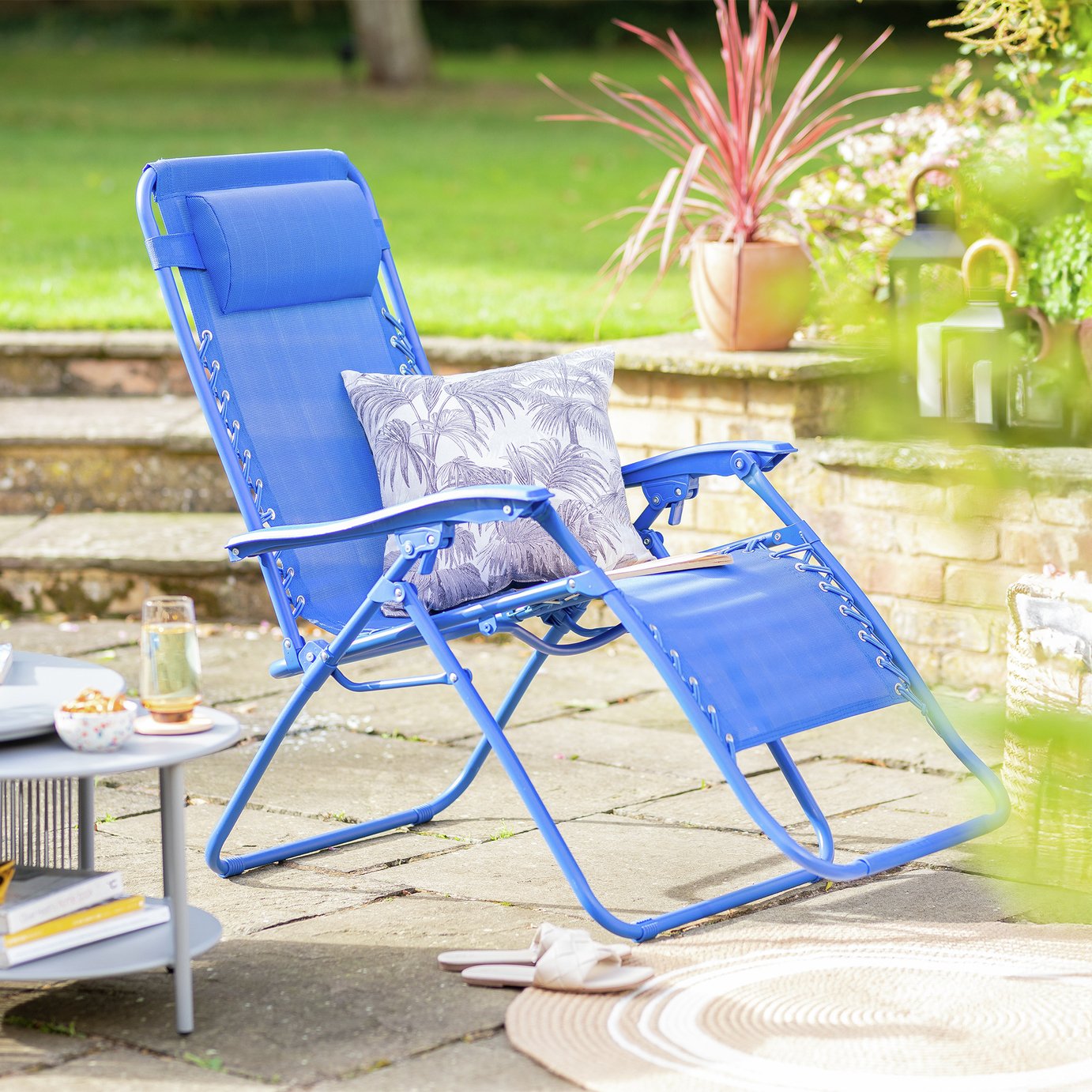 Argos Home Folding Metal Zero Gravity Sun Lounger - Blue 