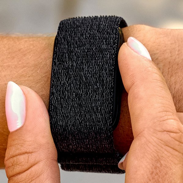 Shop the new Garmin CIRQA smart band. Track all day. Look later.