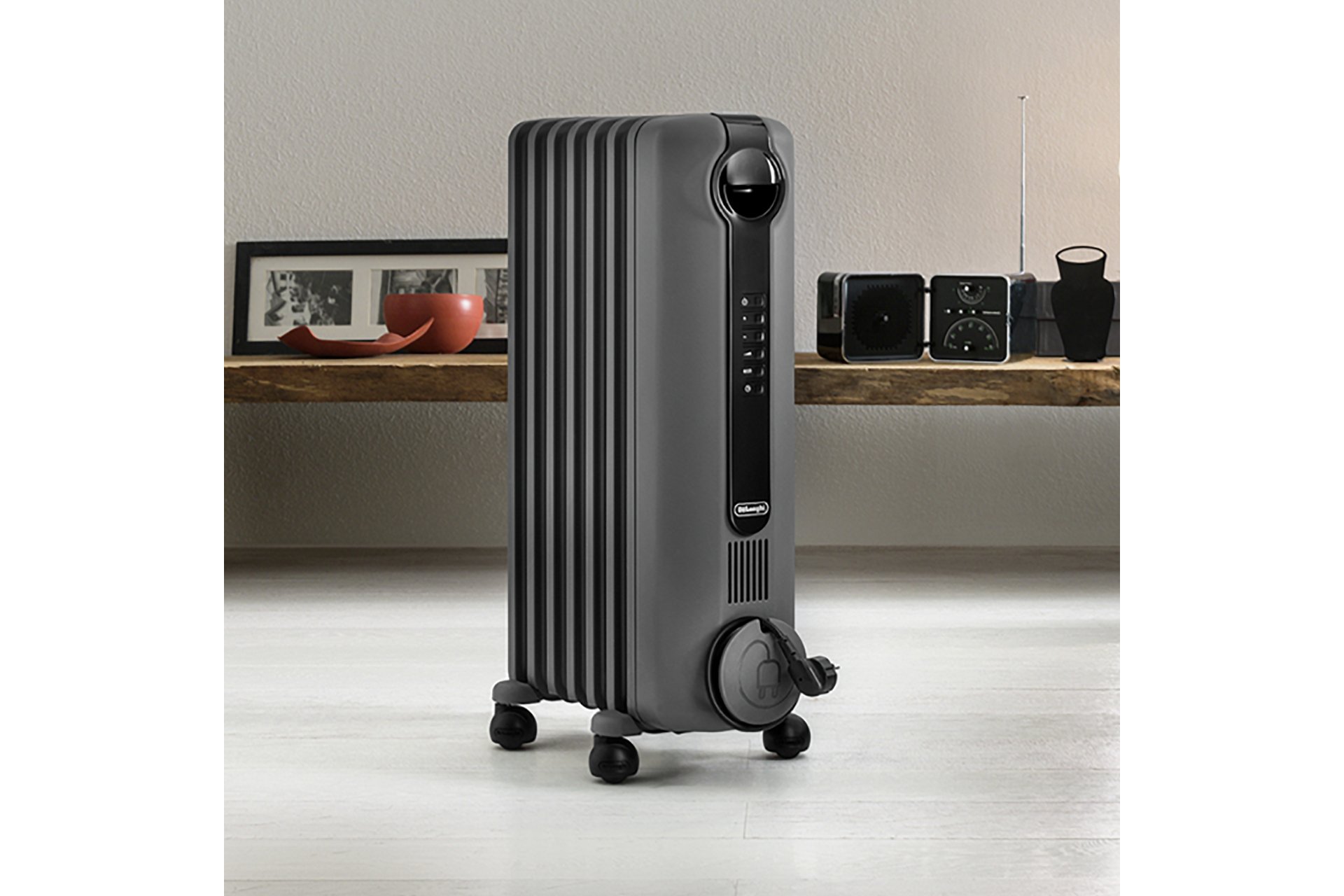 De'Longhi Radia-S 2kW oil filled digital radiator. 