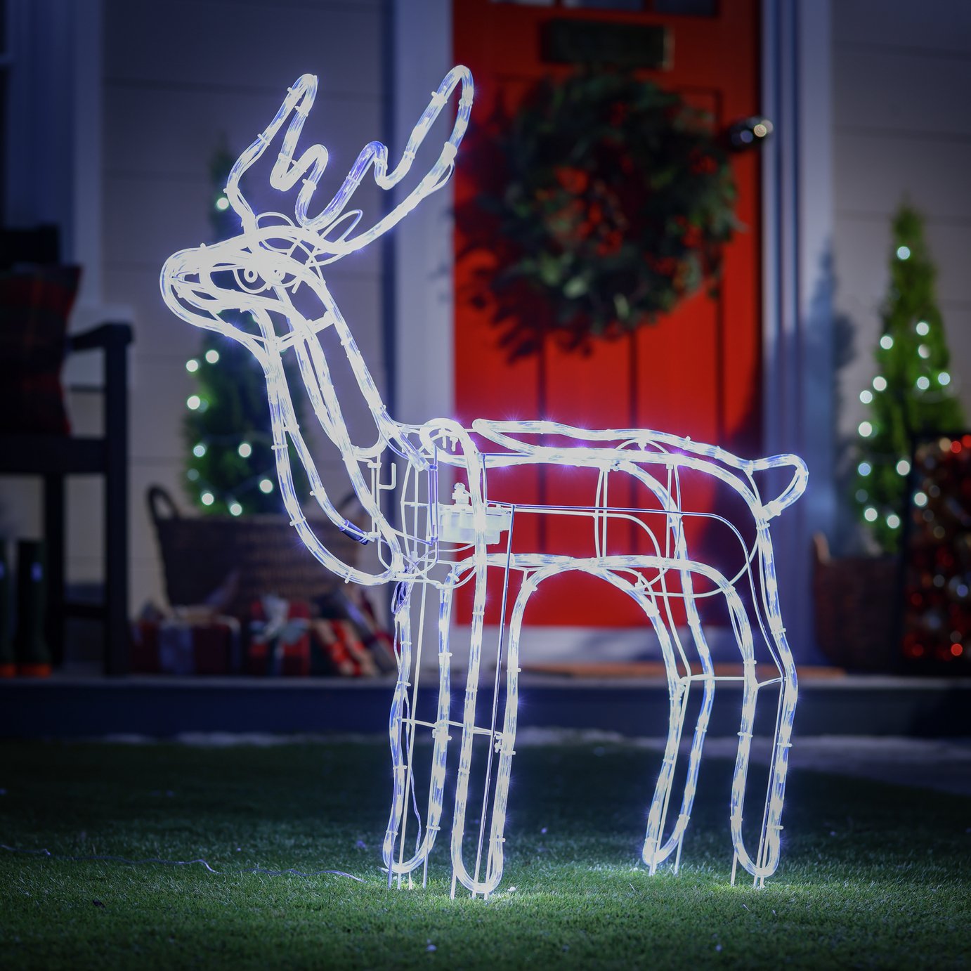 Habitat Animated Gazing Reindeer Christmas Decoration