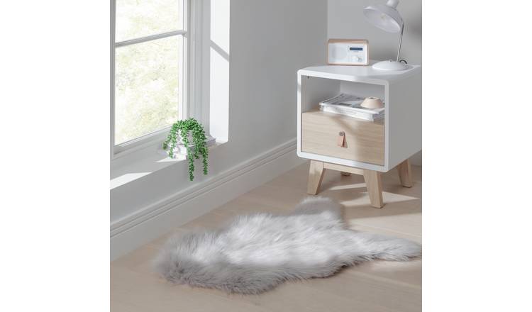 Argos Home Sheepskin Faux Fur Dove Grey Shaggy Rug - 90x60cm