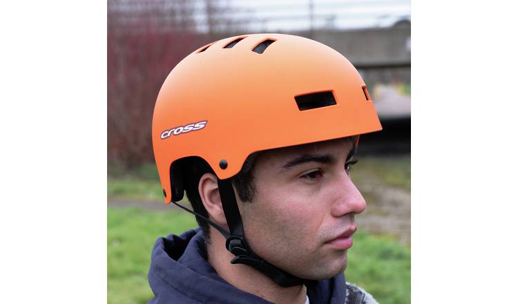 Skateboard helmet deals argos