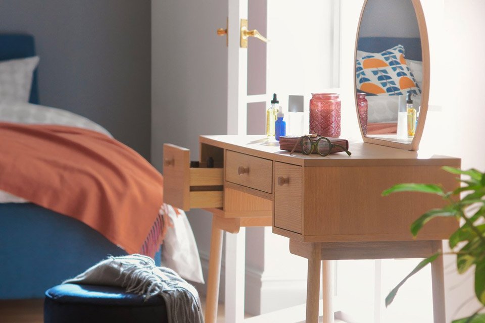 Your beauty space. Discover our dressing tables.