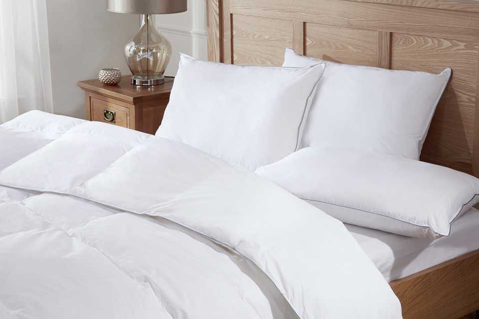 Luxury 10.5 tog duvet and pillows.