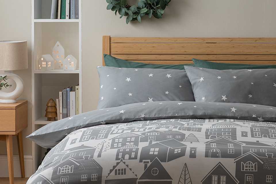 Christmas bedding hot sale for cot bed