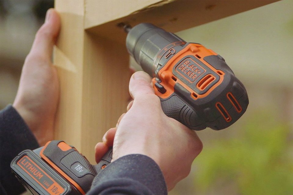  Black + Decker 18V Cordless Hammer Drill with Battery.