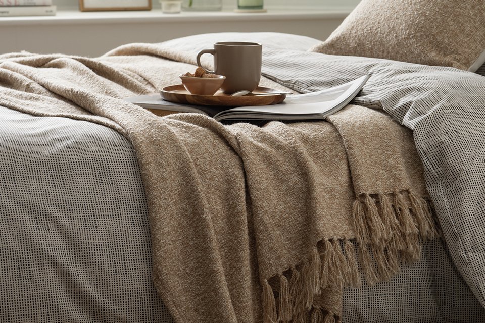 Habitat Boucle Throw - Natural -125x150cm.
