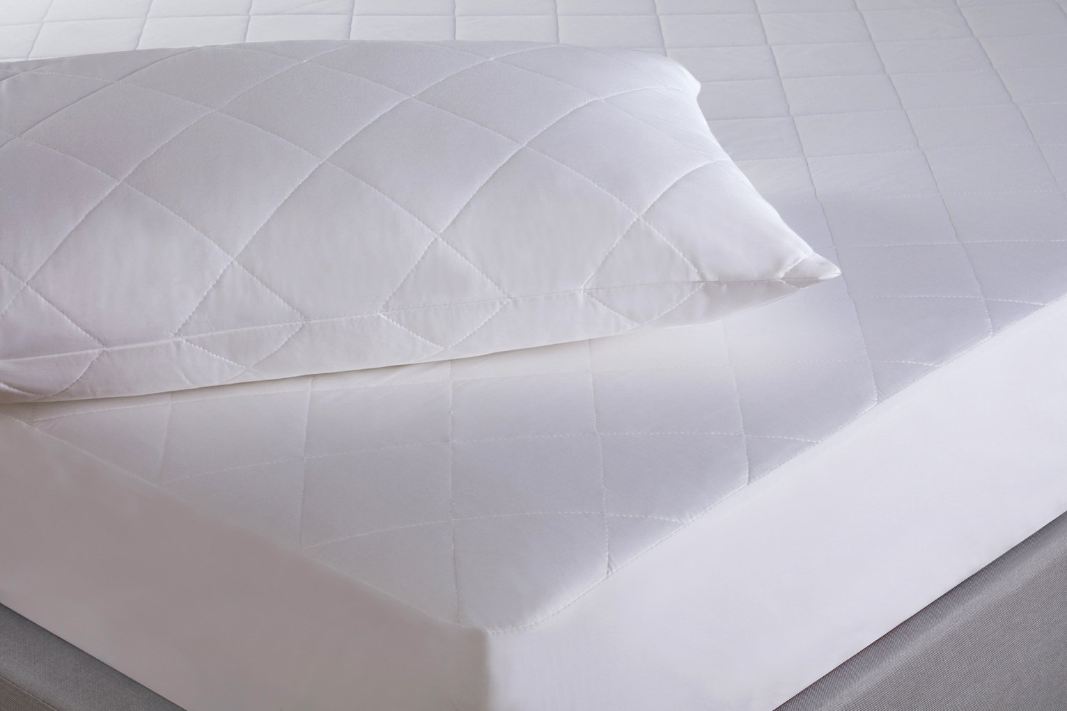 BHS Bamboo Mattress Protector - Superking