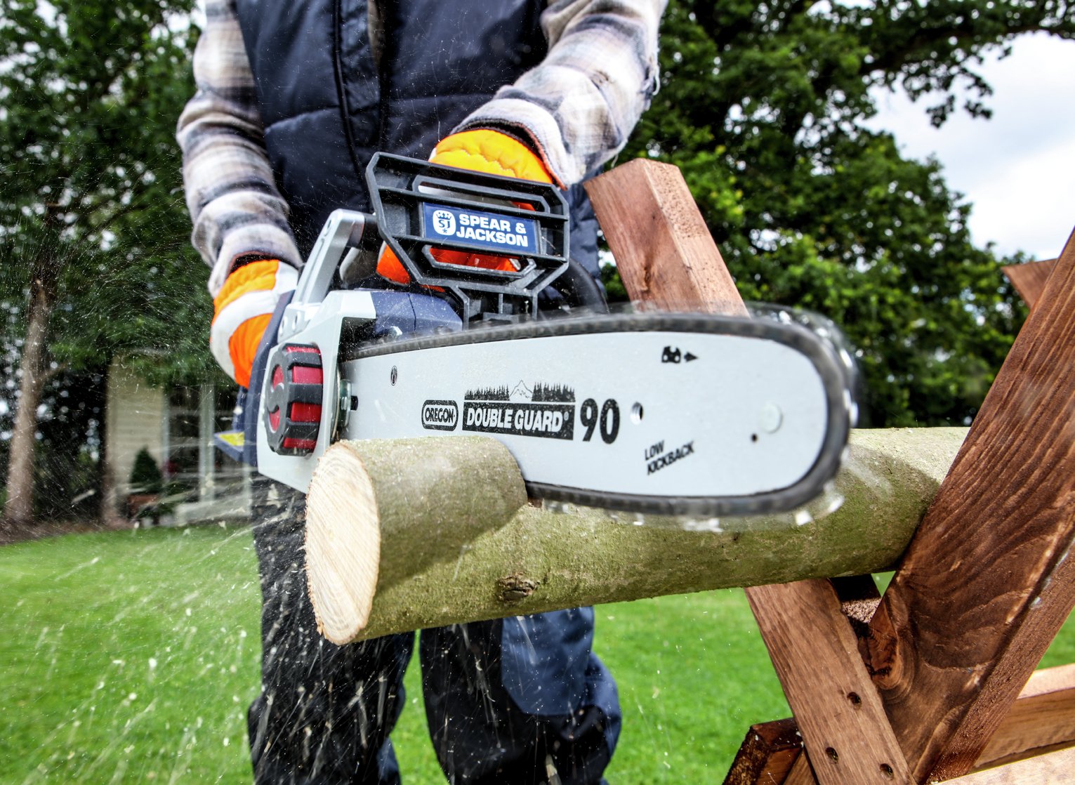 Spear & Jackson S3635CC 35cm Cordless Chainsaw Review