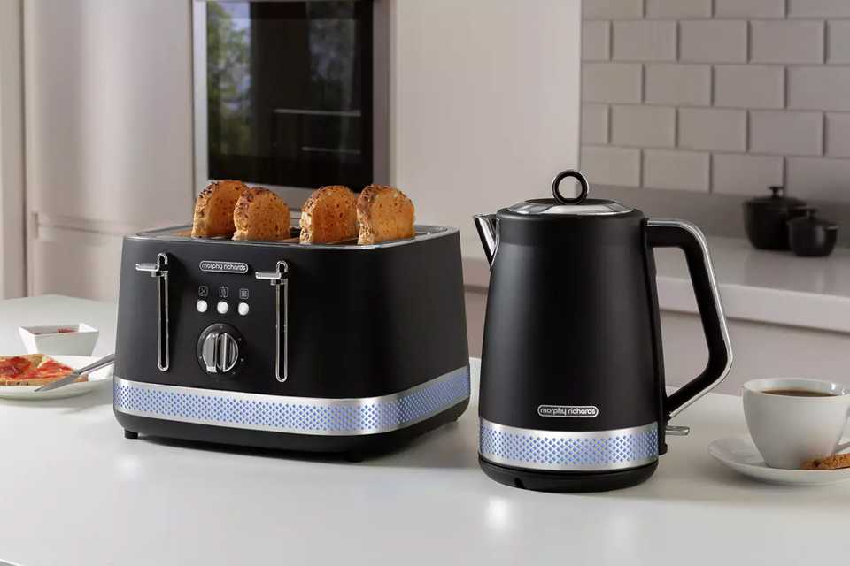 A Morphy Richard black kettle and black toaster.