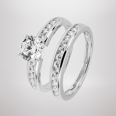 A Revere Sterling Silver Cubic Zirconia Engagement Ring in size T.