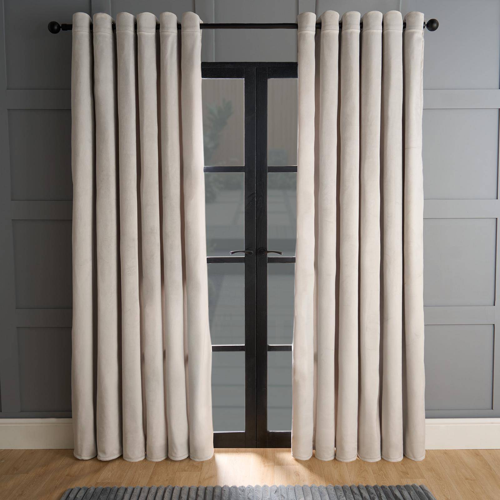 OHS Plain Thermal Velvet Curtains 168 x 229cm - Silver - Image 1