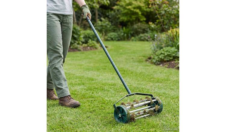 Walplus Steel Lawn Roller Pull with Aerator Clamps - Green - 127.5 x 44 cm