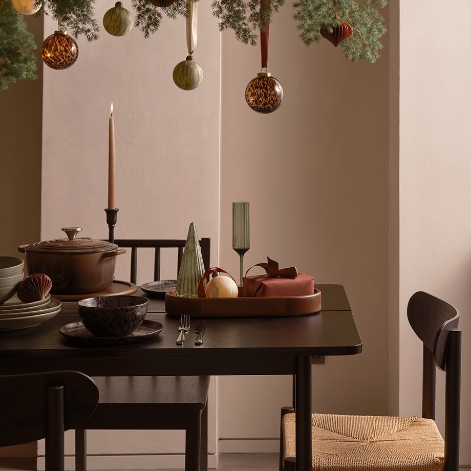 Christmas dinner table
