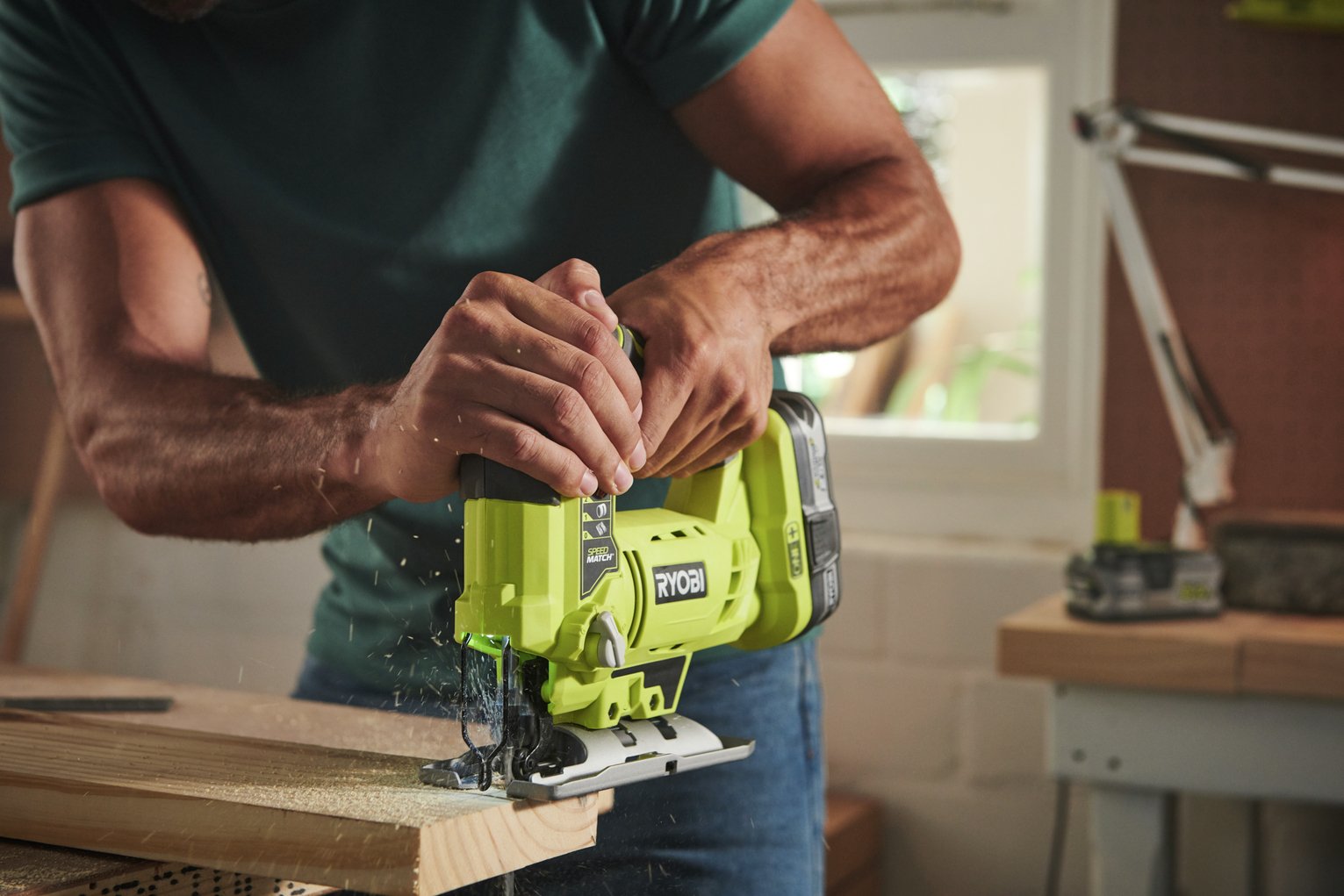 Ryobi R18JS0 Cordless Jigsaw with 2Ah Battery & Charger Reviews Updated April 2023