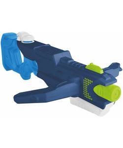 Water guns and super soakers