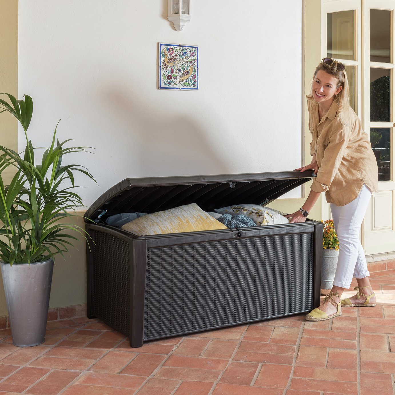 Keter Borneo 416L Rattan Effect Garden Storage Box / Geymslubox - Brown