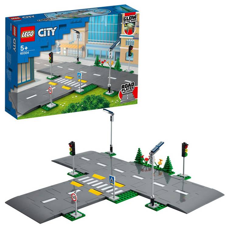 LEGO City Road Plates Building Set with Traffic Lights 60304 0