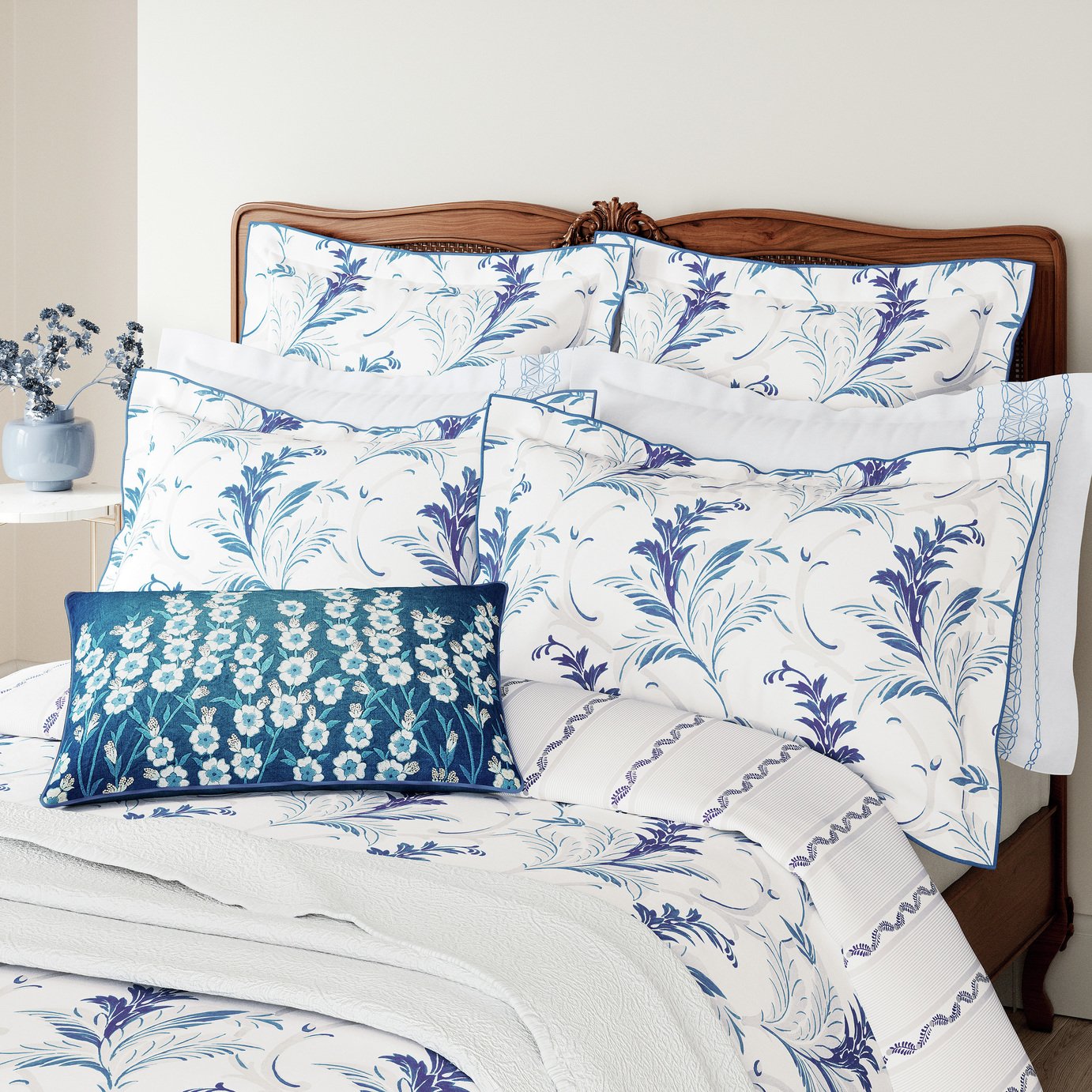 V&A Cotton 200TC Baroque Blue & White Bedding Set - Double