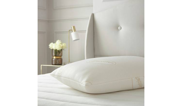 Memory foam bed outlet pillows