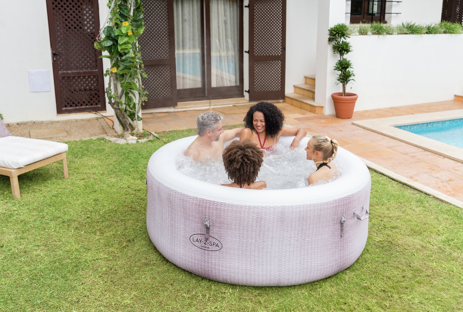 Lay-Z-Spa Cancun 2-4 Person Hot Tub Review