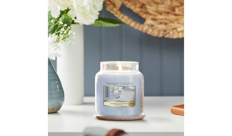 Yankee Candle Medium Jar Candle - A Calm & Quiet Place 