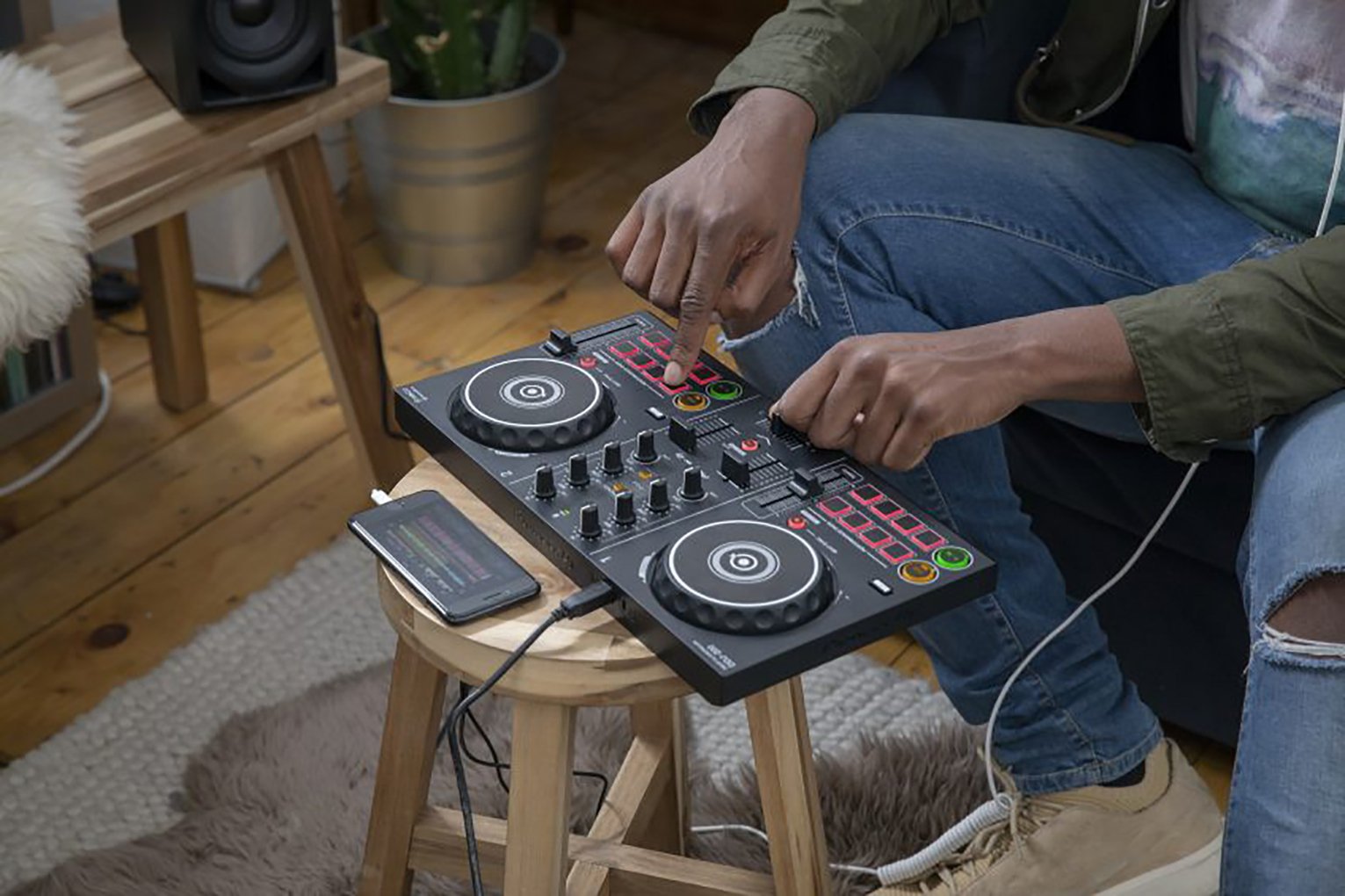 Pioneer DDJ-200 DJ Controller Review